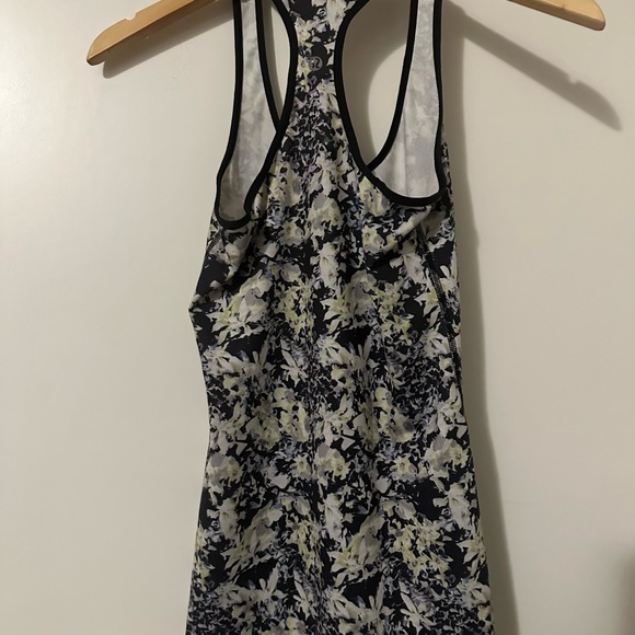 "Lululemon Cool Racerback Tank Size 4 | Floral | Excellent Condition! - Picture 4 of 4